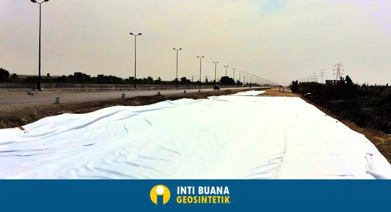 Aplikasi Geotextile untuk Konstruksi Jalan